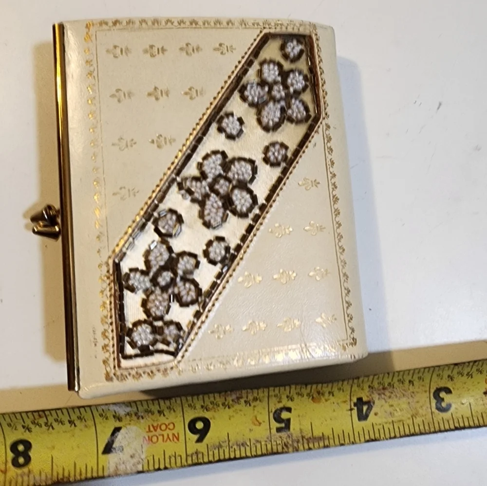 Daniel de Paris Vintage Ivory leather small Beaded  coins wallet